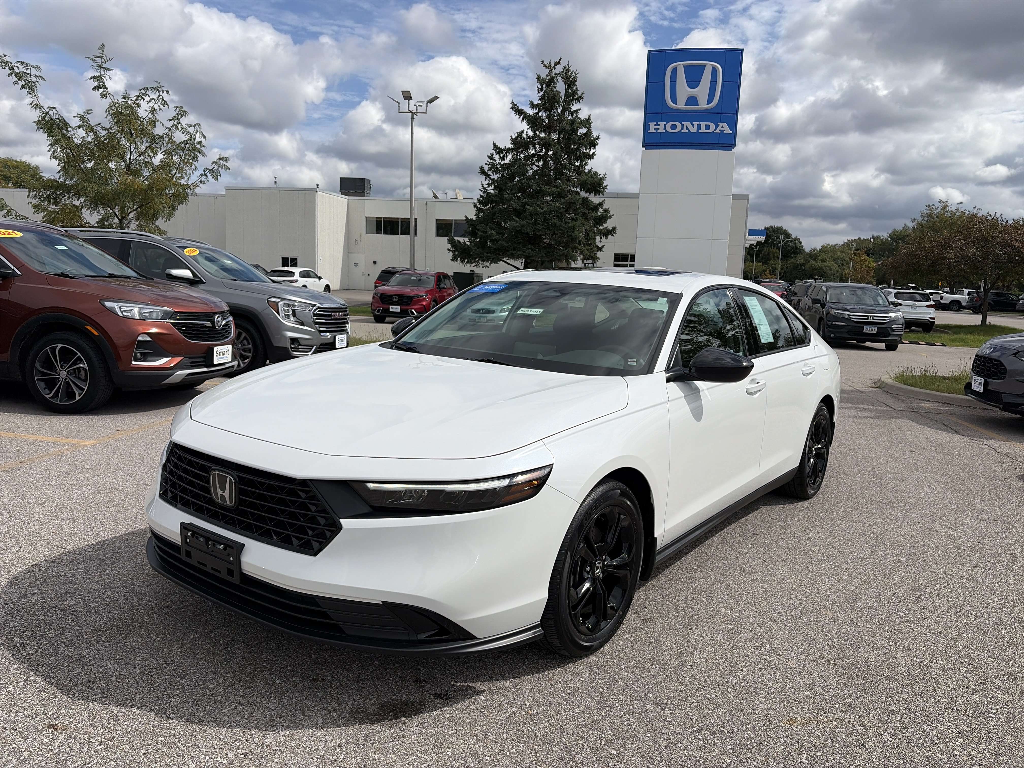 Certified 2025 Honda Accord SE image 1