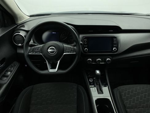 Used 2023 Nissan Kicks SV w/ Interior Electronics Package FWD image 12