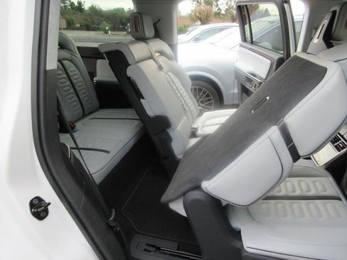 Used 2023 Rivian R1S Launch Edition image 38