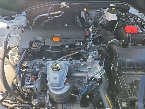 Certified 2026 Honda HR-V Sport image 15