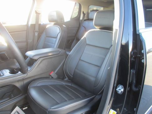 Certified 2023 GMC Acadia Denali w/ Denali Ultimate Package image 19