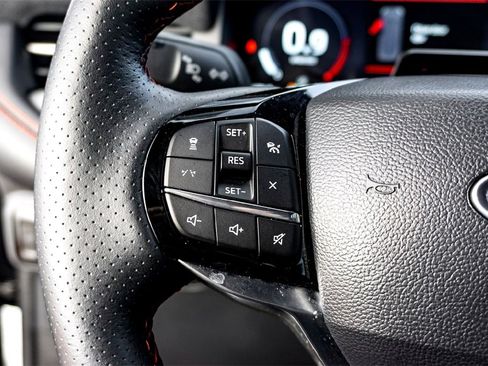 Used 2025 Ford Explorer ST-Line w/ ST-Line Street Pack image 18