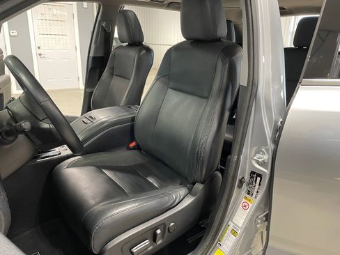 Used 2016 Toyota Highlander Limited Platinum image 9