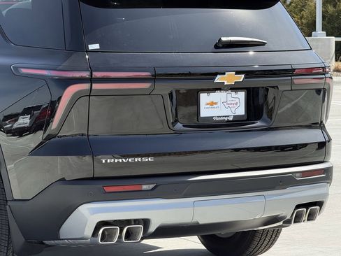 New 2026 Chevrolet Traverse LT image 6