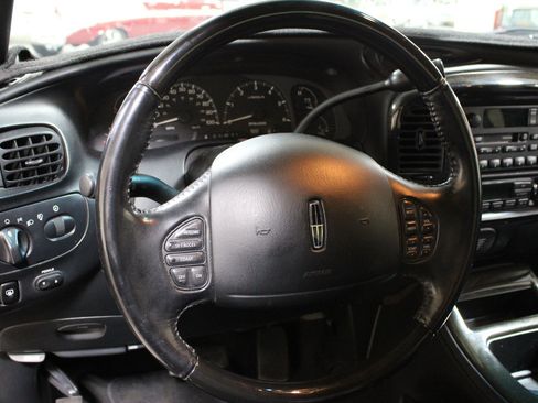 Used 2002 Lincoln Blackwood RWD image 11