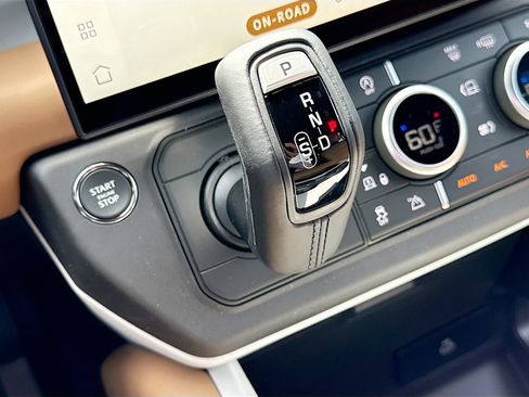 New 2026 Land Rover Defender 110 X-Dynamic SE AWD/4WD image 28