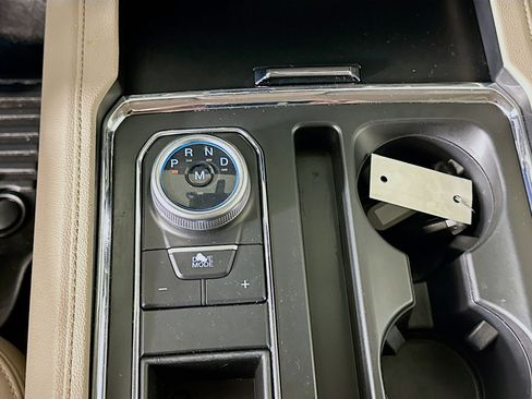 Used 2023 Ford Expedition Max XLT image 24