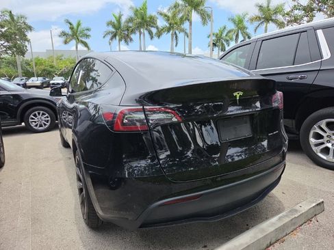 Used 2022 Tesla Model Y Long Range AWD/4WD image 7