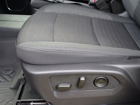 Used 2025 Chevrolet Silverado 1500 LT image 14