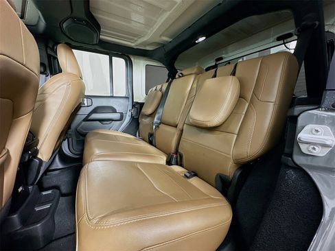 Used 2021 Jeep Wrangler Unlimited Sahara image 23