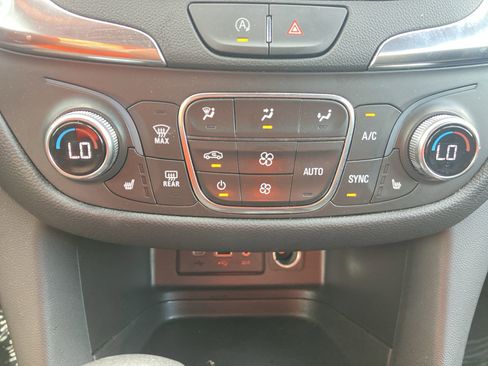 Used 2024 Chevrolet Equinox LT image 17