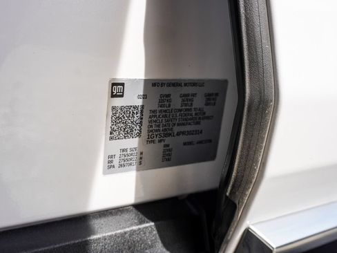 Used 2023 Cadillac Escalade Premium Luxury RWD image 41