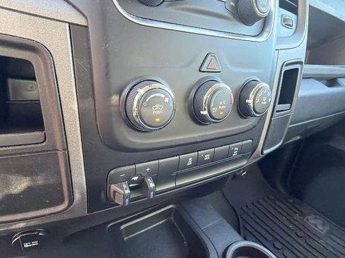 Used 2018 RAM 2500 Tradesman w/ Chrome Appearance Group image 13