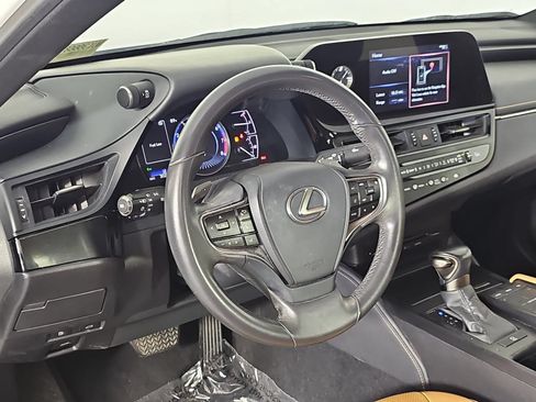 Used 2022 Lexus ES 350 w/ Accessory Package FWD image 15