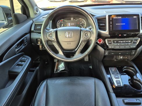 Used 2017 Honda Pilot Touring image 16