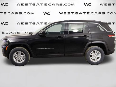 New 2025 Jeep Grand Cherokee Laredo image 5