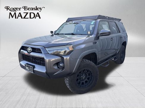 Used 2017 Toyota 4Runner image 1