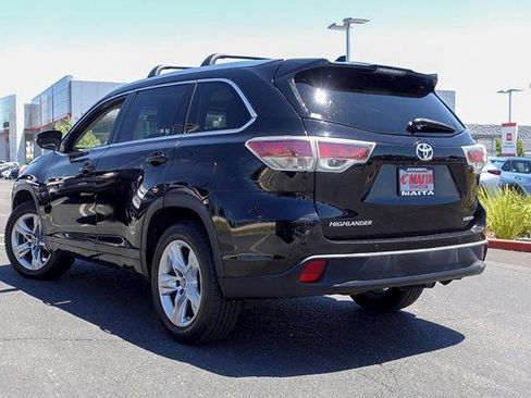 Used 2016 Toyota Highlander Limited Platinum FWD image 8