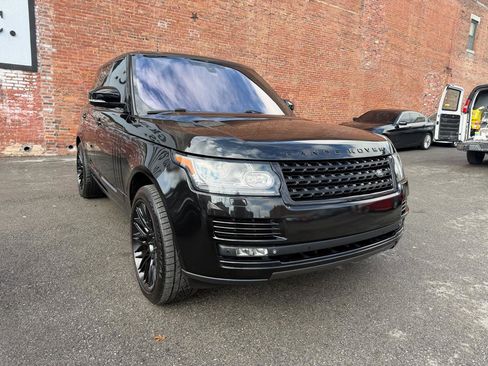 Used 2014 Land Rover Range Rover Supercharged image 2