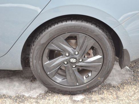 Used 2023 Hyundai Elantra Blue image 12