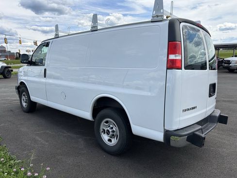 Used 2023 GMC Savana 2500 w/ Driver Convenience Package RWD image 8
