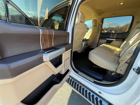 Used 2018 Ford F150 Lariat image 18