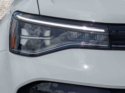 Certified 2025 Volkswagen Taos S FWD image 10