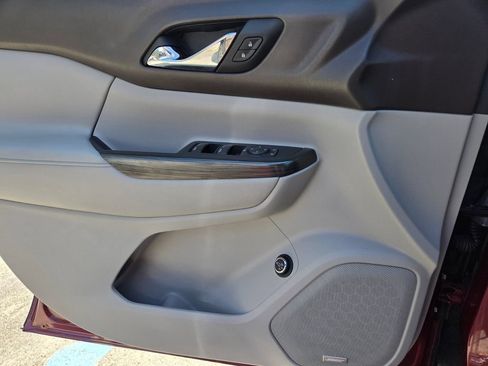 Used 2018 GMC Acadia SLT FWD image 21