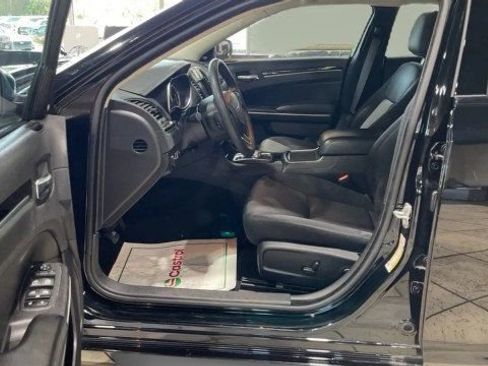 Used 2023 Chrysler 300 Touring w/ Safetytec Plus Group RWD image 10