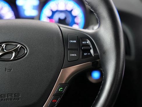 Used 2015 Hyundai Genesis 3.8 RWD image 13