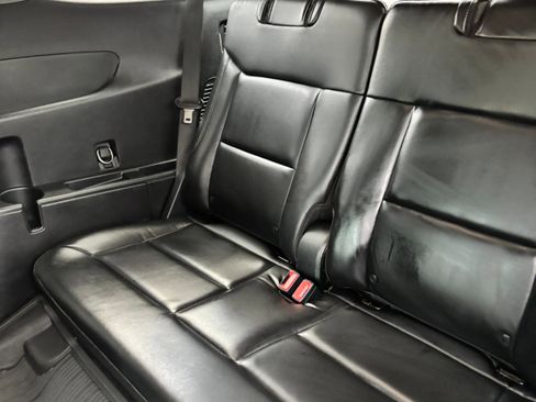 Used 2021 Ford Explorer XLT w/ Equipment Group 202A image 10