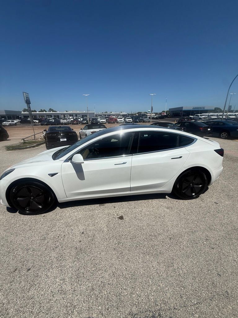 Used 2019 Tesla Model 3 Standard Range Plus RWD image 4