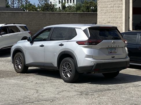 Certified 2024 Nissan Rogue S FWD image 4