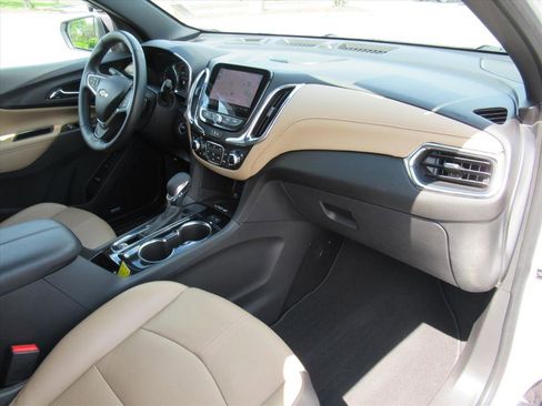 Used 2023 Chevrolet Equinox Premier image 11