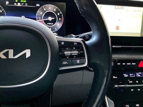 Used 2022 Kia Carnival SX Prestige image 24