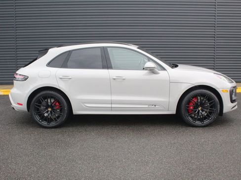 New 2026 Porsche Macan GTS AWD/4WD image 9
