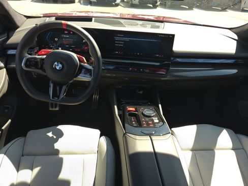 Used 2025 BMW M5 w/ Carbon Package image 28