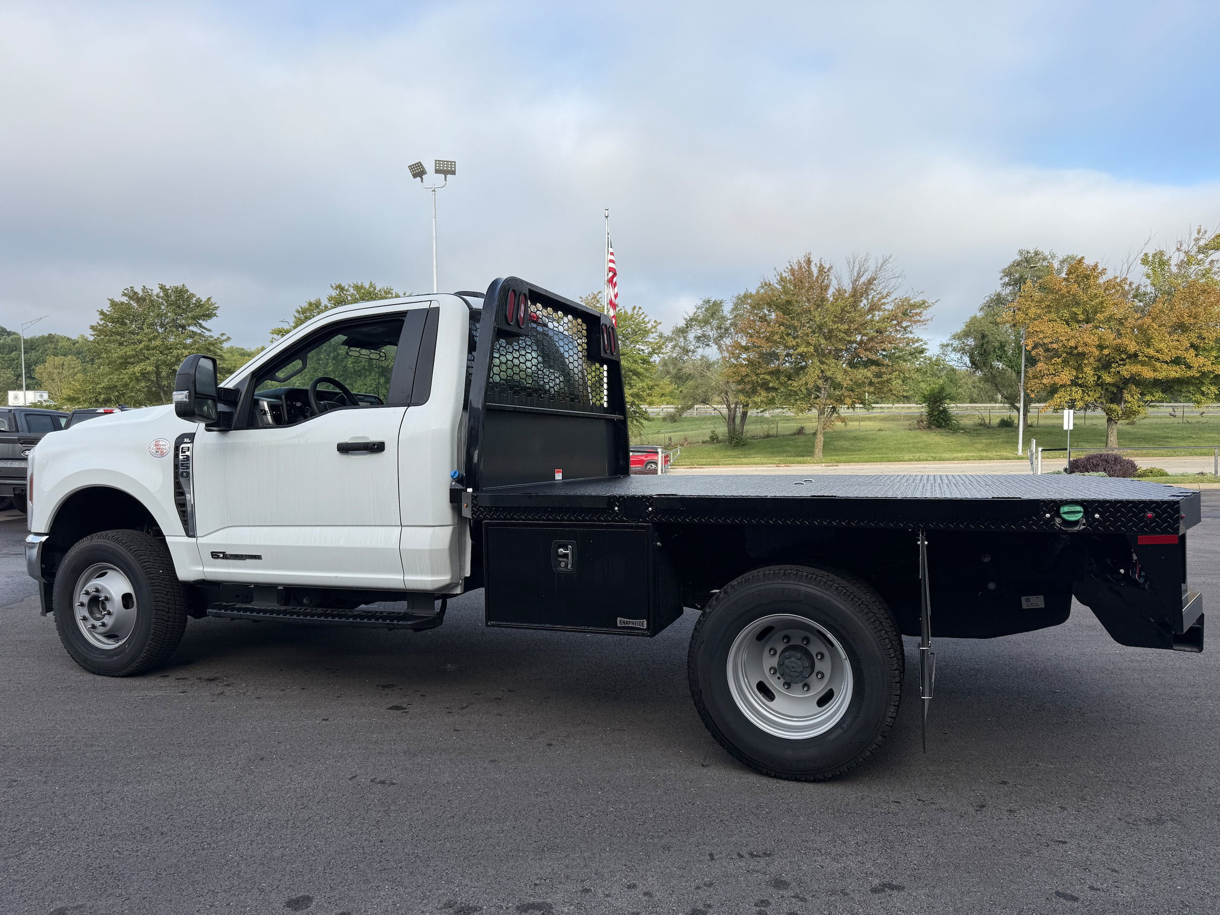 New 2025 Ford F350 4x4 Regular Cab DRW Super Duty image 6
