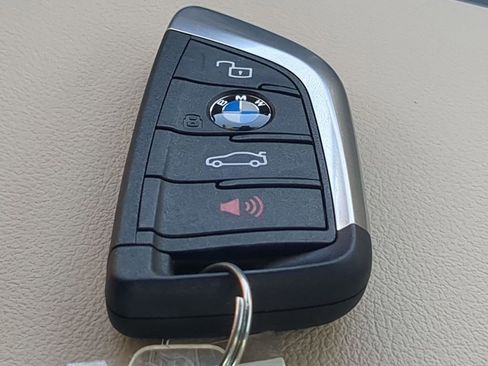 New 2026 BMW 330i Sedan w/ Convenience Package image 28