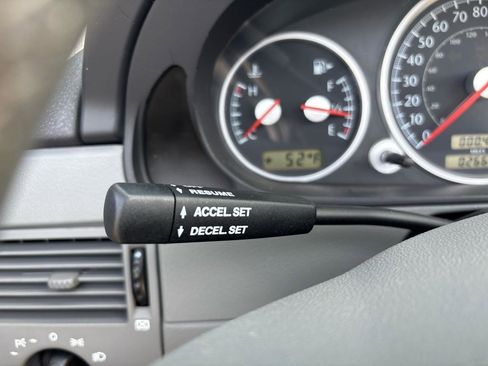 Used 2006 Chrysler Crossfire Limited image 11