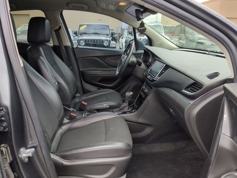 Used 2018 Buick Encore Preferred AWD/4WD image 32