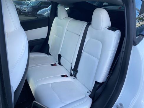 Used 2021 Tesla Model Y Long Range AWD/4WD image 10