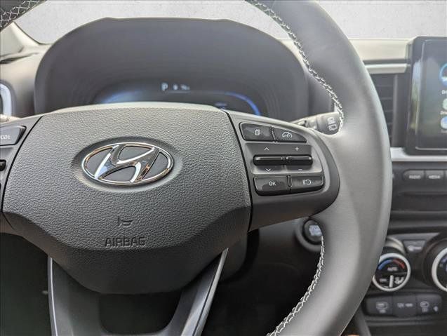 Certified 2025 Hyundai Venue Limited FWD image 15