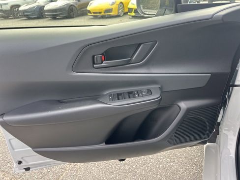 Used 2025 Toyota Prius LE image 24