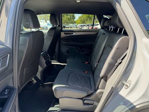Certified 2026 Volkswagen Atlas Cross Sport SE FWD image 14