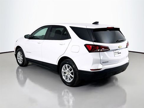 Used 2023 Chevrolet Equinox LS w/ LS Convenience Package AWD/4WD image 7