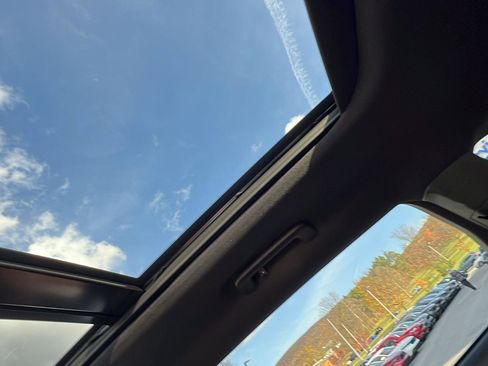 Used 2023 Lincoln Nautilus Reserve w/ Equipment Group 201A image 20