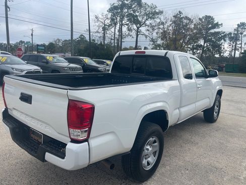 Used 2020 Toyota Tacoma SR image 5