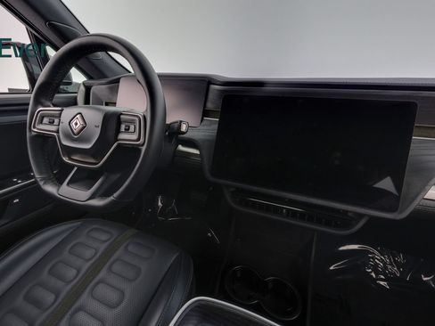 Used 2025 Rivian R1T Adventure Dual AWD/4WD image 25