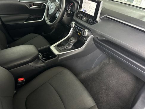 Used 2025 Toyota RAV4 XLE FWD image 15